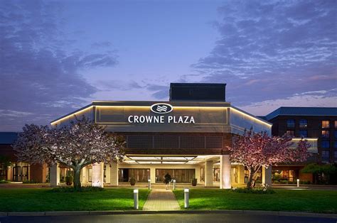 Crowne plaza warwick ri - Crowne Plaza Providence-Warwick Cancellation Policy: 6 pm/30 days prior for reservations 3rd & 4th weekend in May; ... 1 Thurber Street/Jefferson Blvd, Warwick, RI 02886 1.6 miles. Radisson Hotel Providence Airport. 2081 Post Rd, Warwick, RI 02886 1.6 miles. Courtyard by Marriott Providence Warwick.